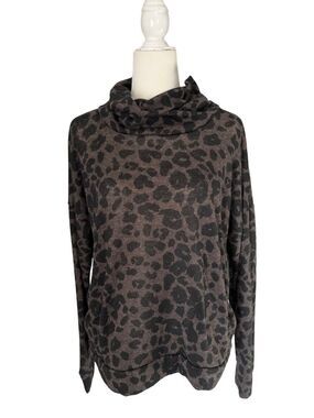 Perfect Peach black and gray leopard print slouch neck pullover - M